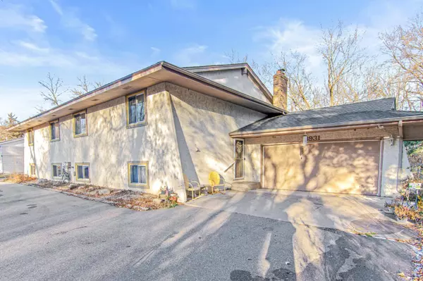 3923 Cottage LN, Minnetonka, MN 55305