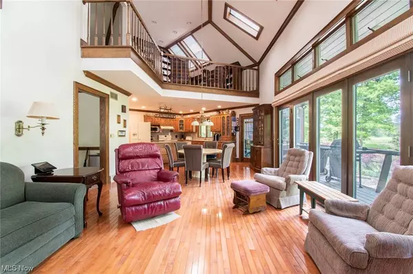 347 State Route 14, Columbiana, OH 44408