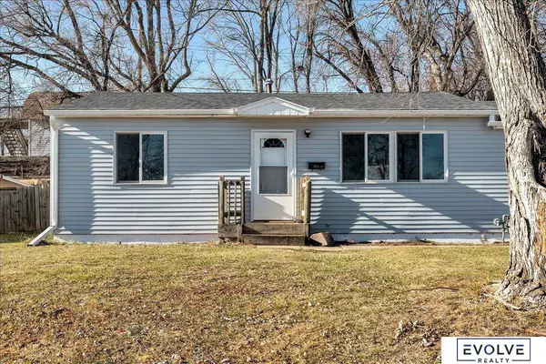 7358 S 69th Street, La Vista, NE 68128