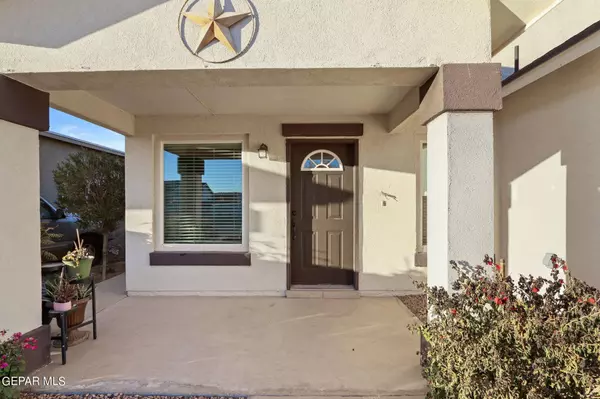 308 Villas Del Este Road, Socorro, TX 79927