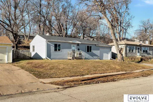 7358 S 69th Street, La Vista, NE 68128