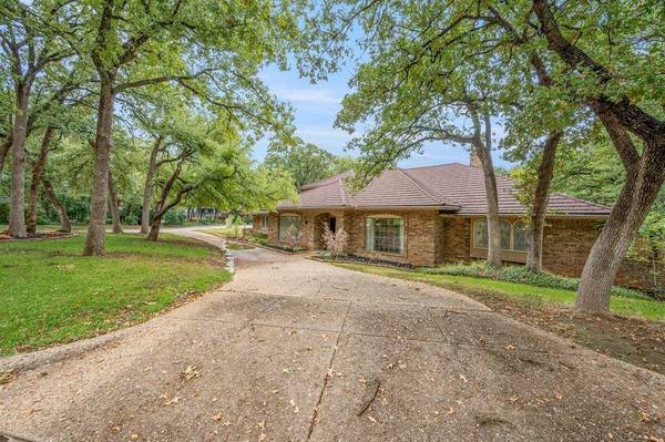6155 Foxglove Court, Fort Worth, TX 76112