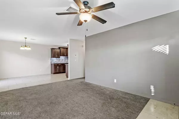 308 Villas Del Este Road, Socorro, TX 79927