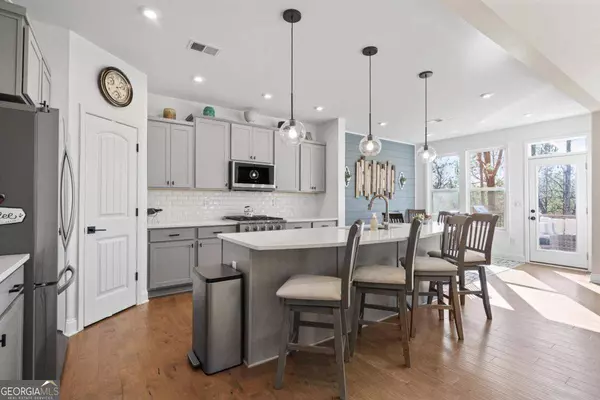 617 Morning Breeze LN, Canton, GA 30114