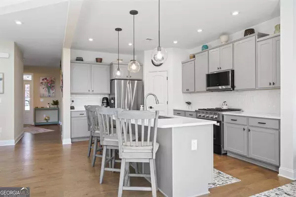 617 Morning Breeze LN, Canton, GA 30114