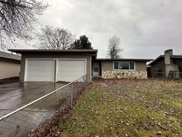 412 Morningside St, Medford, OR 97501
