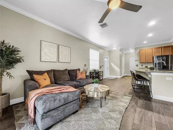 5018 WHITE SANDERLING CT, Tampa, FL 33619