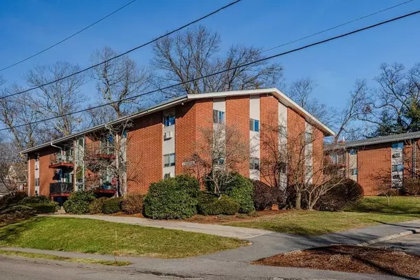 6 Crescent Dr #10, Andover, MA 01810