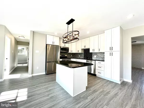 106 LAUREL AVE, Sicklerville, NJ 08081