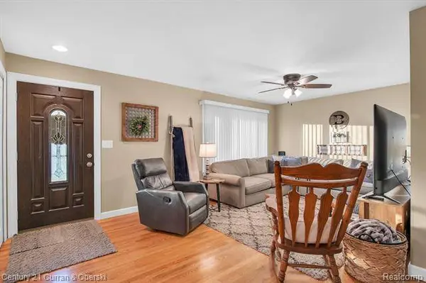 10203 CONTINENTAL Drive, Taylor, MI 48180