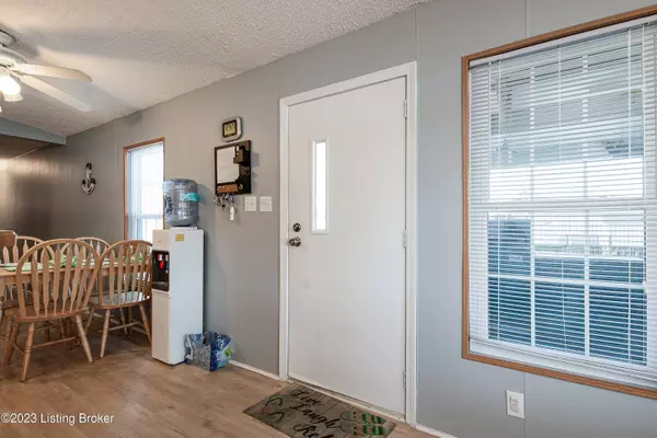 4806 Rivers Edge Dr, Charlestown, IN 47111