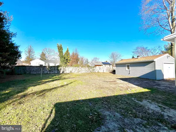 106 LAUREL AVE, Sicklerville, NJ 08081