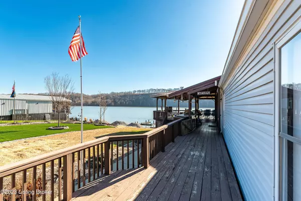 4806 Rivers Edge Dr, Charlestown, IN 47111