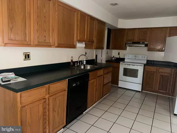 23 HAMAL CT, Blackwood, NJ 08012