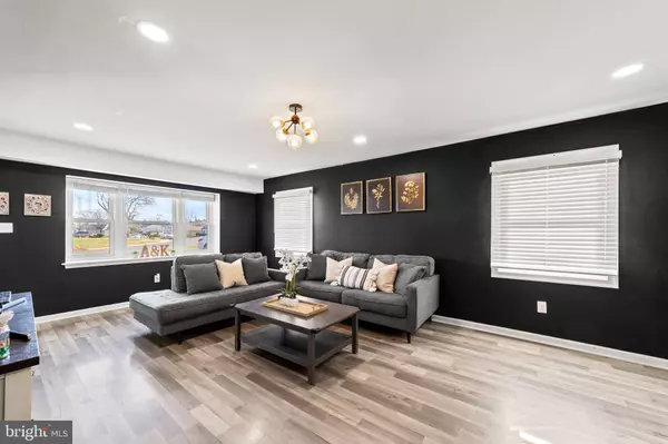 35 HOLSTONE LN, Willingboro, NJ 08046