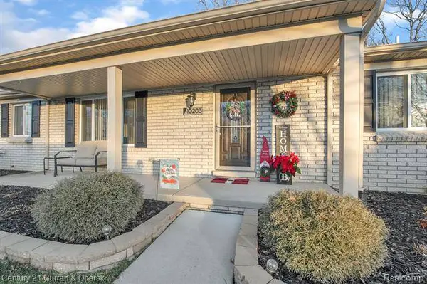 10203 CONTINENTAL Drive, Taylor, MI 48180