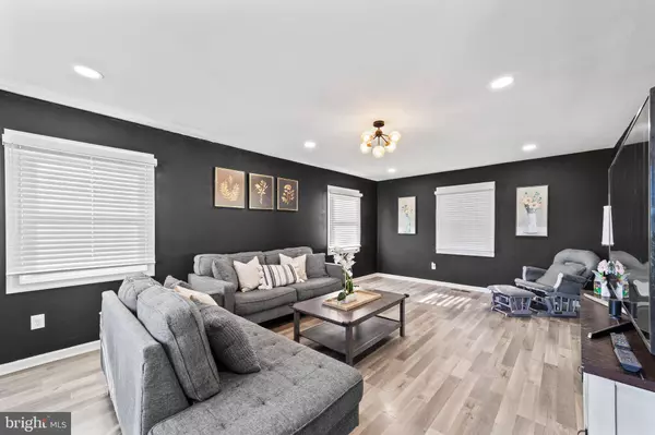 35 HOLSTONE LN, Willingboro, NJ 08046