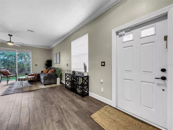 5018 WHITE SANDERLING CT, Tampa, FL 33619