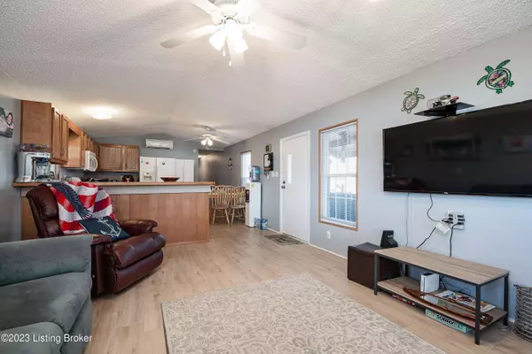 4806 Rivers Edge Dr, Charlestown, IN 47111