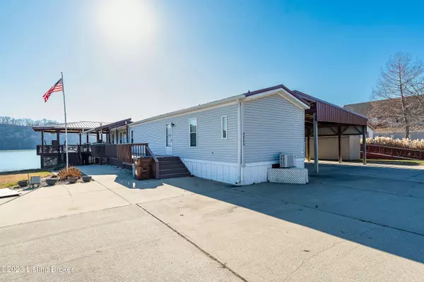 4806 Rivers Edge Dr, Charlestown, IN 47111