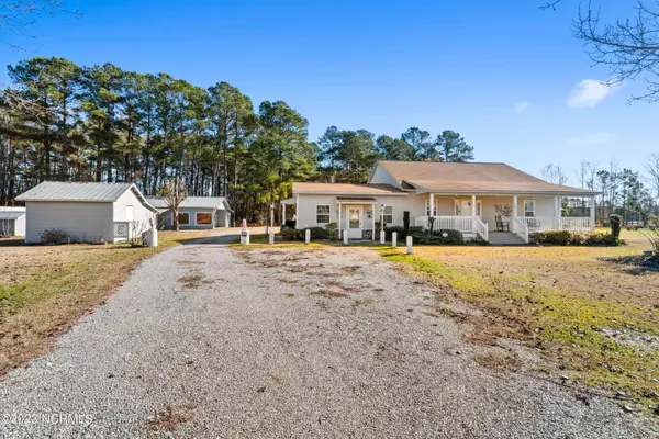 5861 Lebanon Church Road, Clarendon, NC 28432