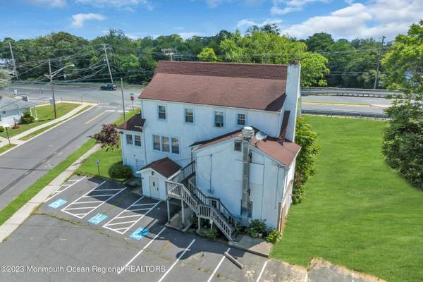 212 Norwood Avenue, Oakhurst, NJ 07755