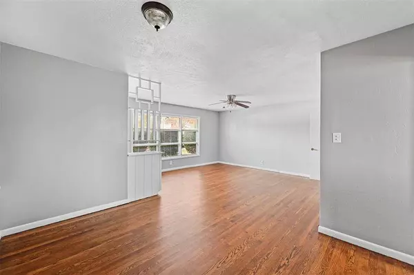 3355 Medina Avenue, Fort Worth, TX 76133