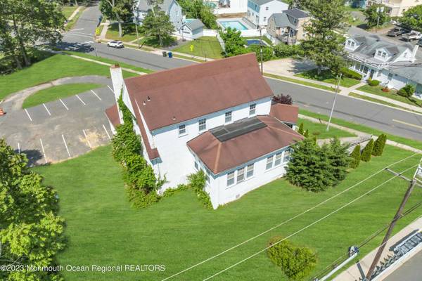 212 Norwood Avenue, Oakhurst, NJ 07755