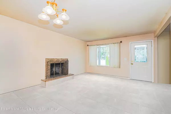 890 Marcy Avenue, Staten Island, NY 10309