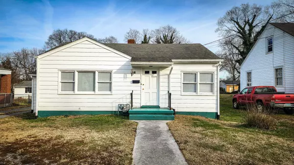 3121 Plantation Rd NE, Roanoke, VA 24012