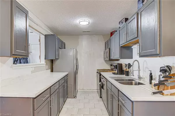 5511 Hornaday RD #F, Greensboro, NC 27409