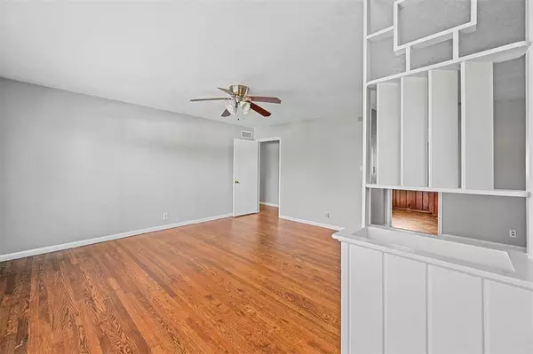 3355 Medina Avenue, Fort Worth, TX 76133