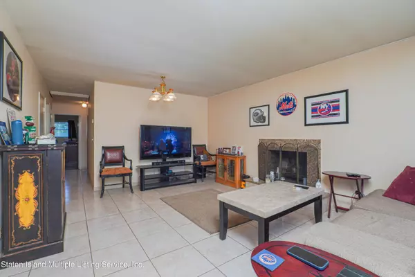 890 Marcy Avenue, Staten Island, NY 10309