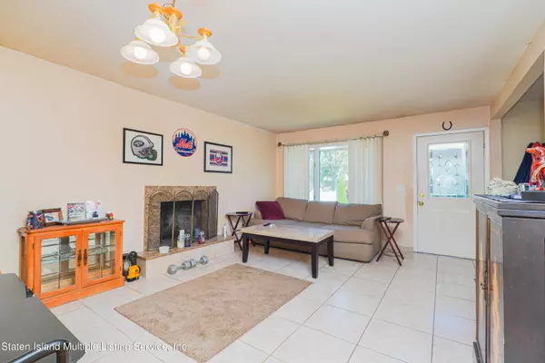 890 Marcy Avenue, Staten Island, NY 10309