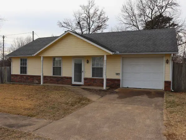 883 Cherry Lane, Fayetteville, AR 72701
