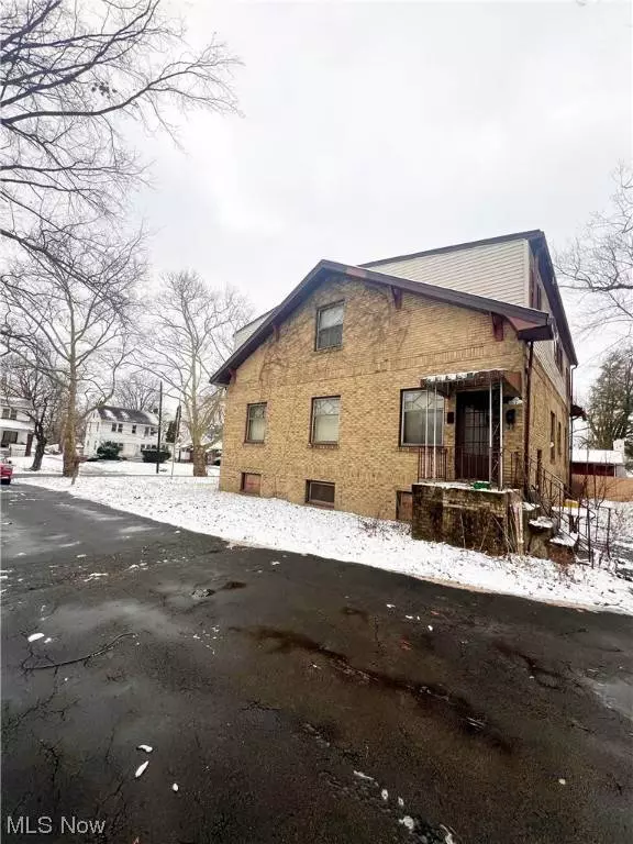 162 Lowell, Youngstown, OH 44512
