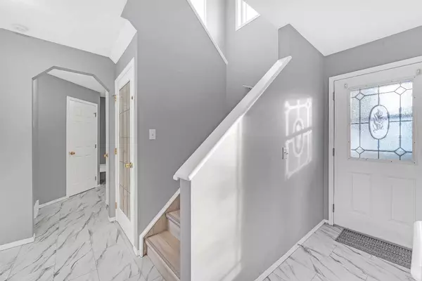 64 Bridlewood GDNS SW, Calgary, AB T2Y 3X6