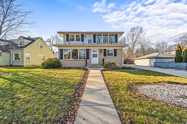 3321 S 62nd St, Milwaukee, WI 53219