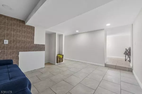 93-95 Ridgewood Ave, Newark City, NJ 07108