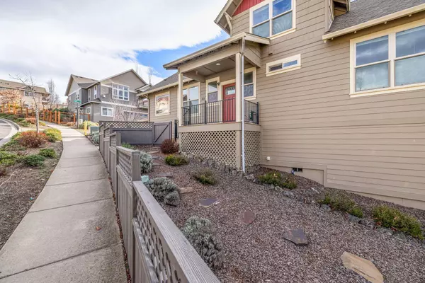 414 Fair Oaks Ave, Ashland, OR 97520