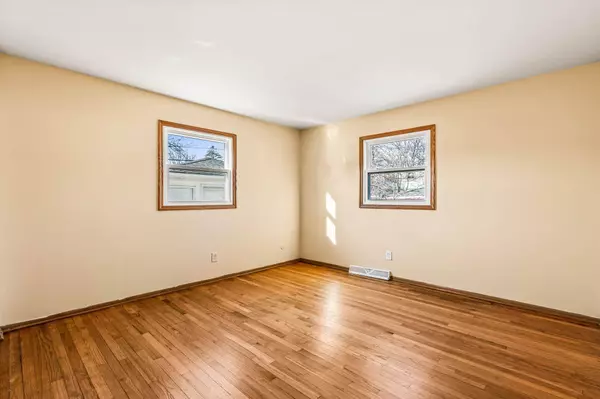 3321 S 62nd St, Milwaukee, WI 53219