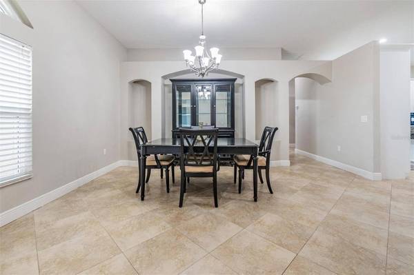 4015 LITHIA RIDGE, Valrico, FL 33596