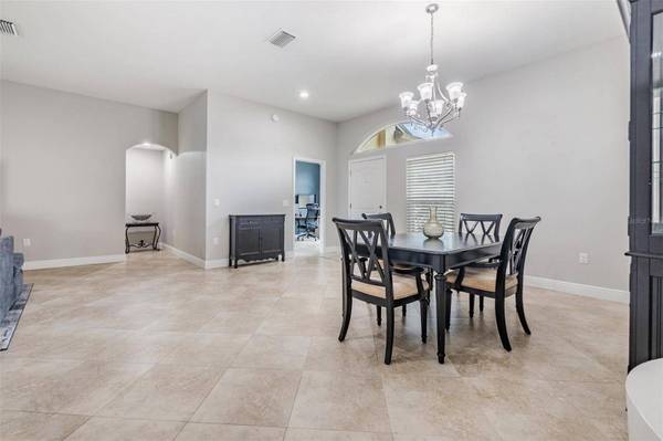 4015 LITHIA RIDGE, Valrico, FL 33596