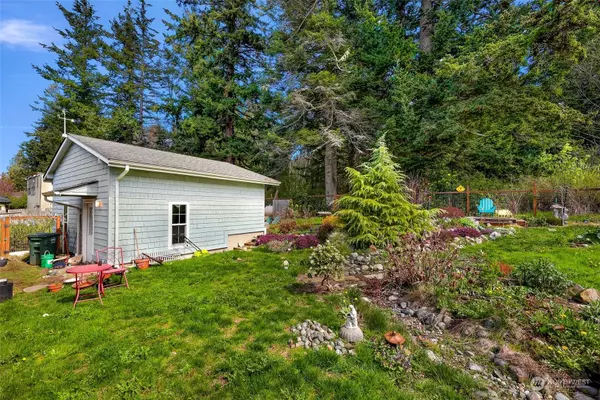 2544 Island View LN, Lummi Island, WA 98262