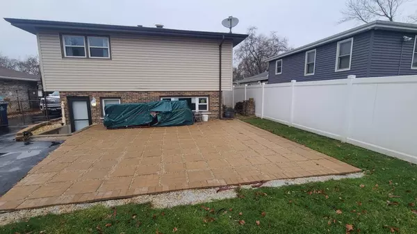 4353 150th ST, Midlothian, IL 60445