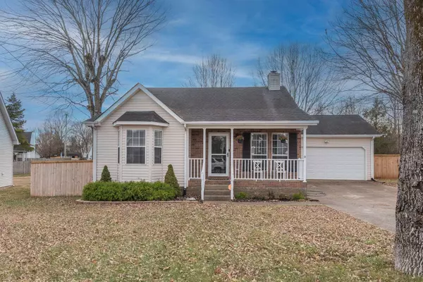 606 E Lake Cv, La Vergne, TN 37086