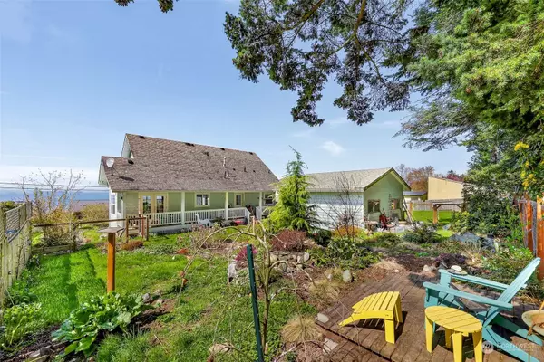 2544 Island View LN, Lummi Island, WA 98262