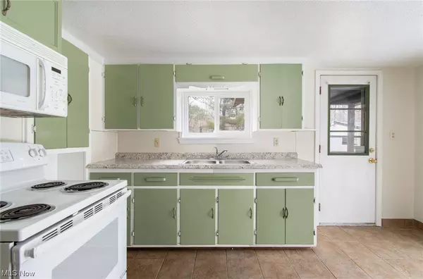 17970 Verna AVE, Lake Milton, OH 44429