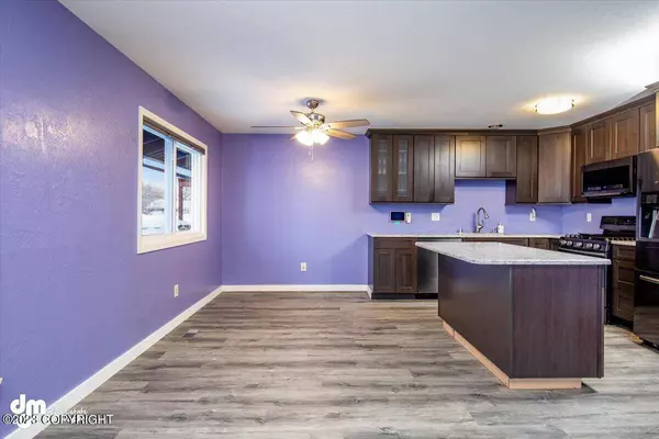 3120 Travis LN, Anchorage, AK 99507