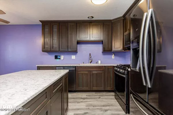 3120 Travis LN, Anchorage, AK 99507